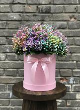 Цветочная композиция из Гипсофила и Розы в шляпной коробке #REPLACE_PRED# Красная Долина