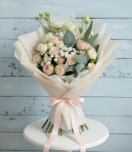 Букет цветов из:  Розы и Лизиантусы в Красная Долина