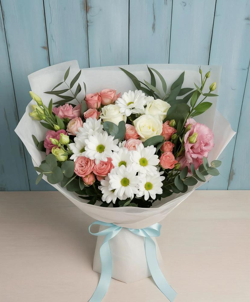 Букет цветов из: Розы, Лизиантусы и Хризантемы в Красная Долина