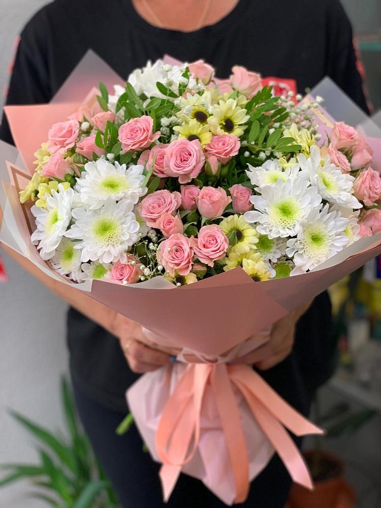 Букет цветов из: Розы и Хризантемы в Красная Долина