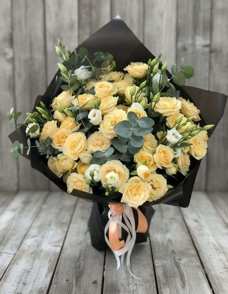 Букет цветов из: Розы и Лизиантусы в Красная Долина