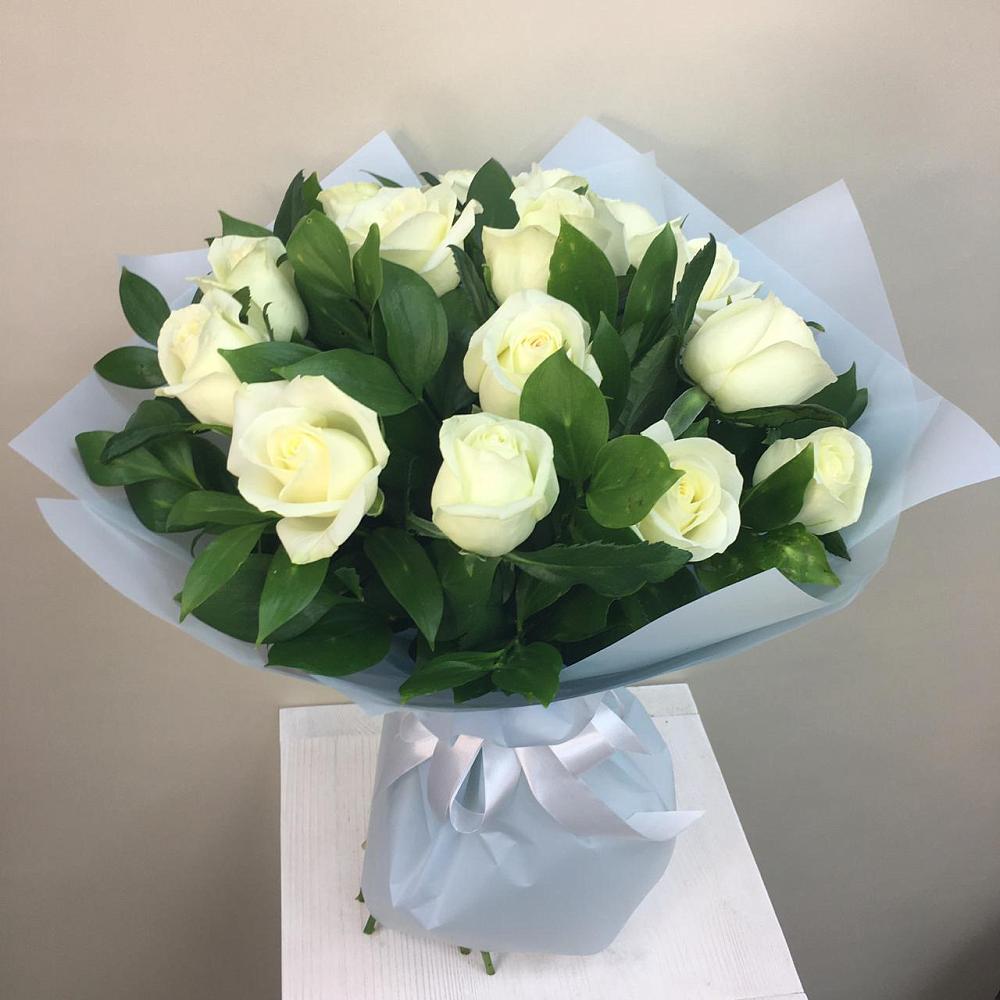 Букет 15 Белых роз Проуд в Красная Долина