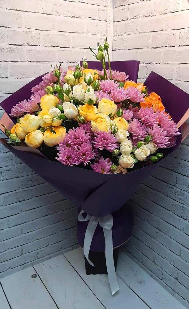 Букет цветов из: Хризантемы и Розы в Красная Долина