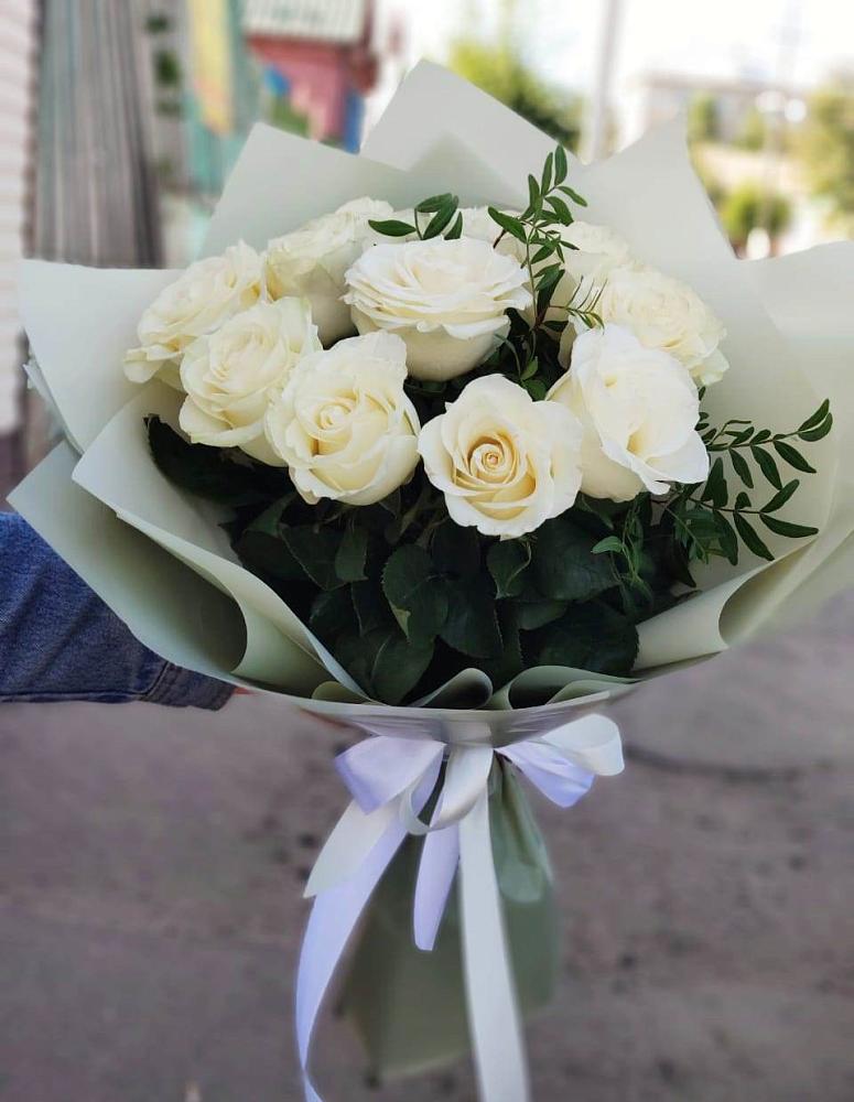 Букет Белые розы Проуд в Красная Долина