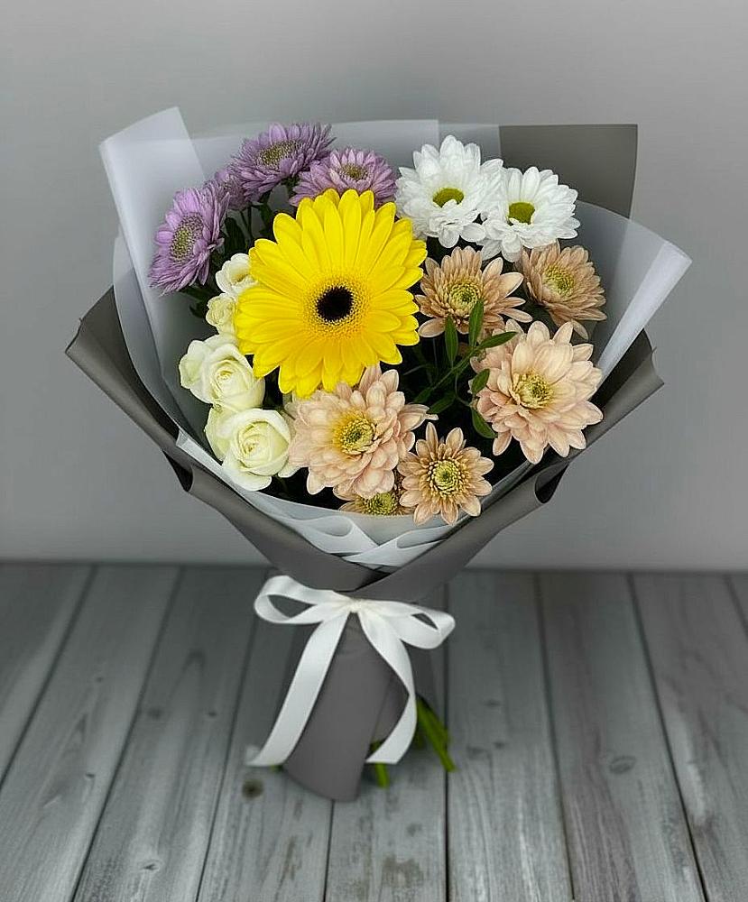 Букет цветов из: Розы, Герберы и Хризантемы в Красная Долина