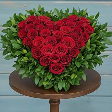 Цветочная композиция из Розы в виде сердца в Красная Долина