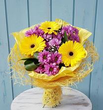 Букет цветов из:  Хризантемы и Герберы в Красная Долина