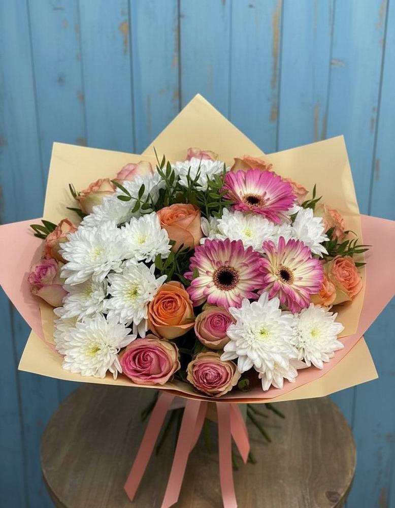 Букет цветов из: Розы, Герберы и Хризантемы в Красная Долина