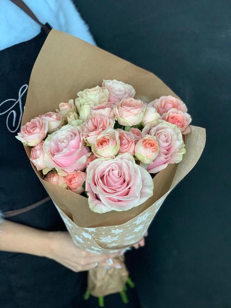 Букет цветов из: Хризантемы и Розы в Красная Долина