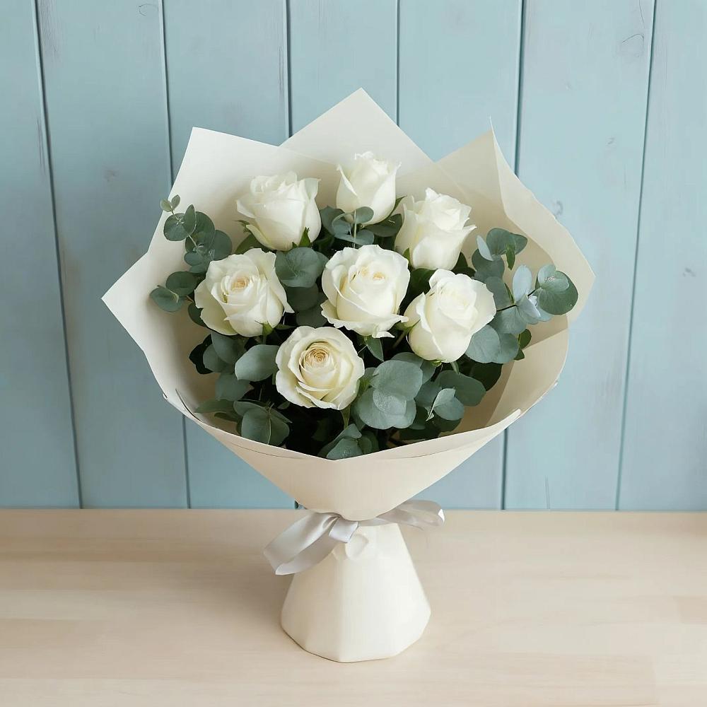 Букет Белые розы в Эвкалипте в Красная Долина