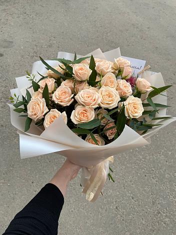 Букет Кремовые розы Латте в Красная Долина