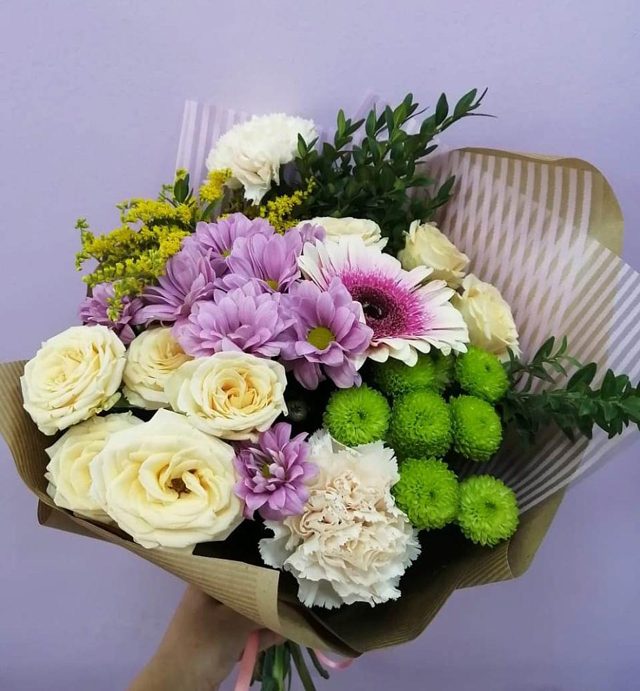 Букет цветов из: Хризантемы, Розы, Гвоздики и Герберы в Красная Долина