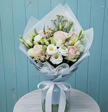 Букет цветов из:  Розы и Лизиантусы в Красная Долина