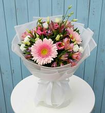 Букет цветов из:  Герберы, Альстромерии и Лизиантусы в Красная Долина