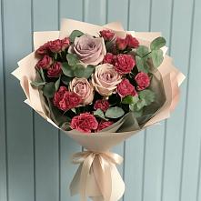 Букет цветов из:  Гвоздики и Розы в Красная Долина