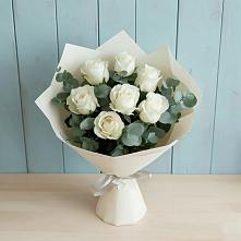 Букет Белые розы в Эвкалипте в Красная Долина