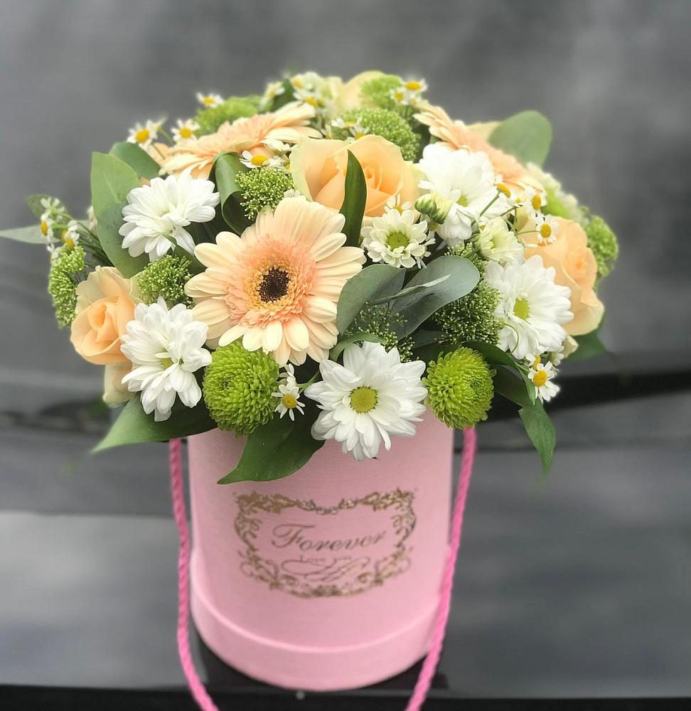 Цветочная композиция из Розы, Герберы и Хризантемы в шляпной коробке в Красная Долина