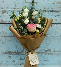 Букет цветов из:  Розы и Лизиантусы в Красная Долина