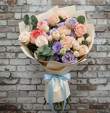 Букет цветов из:  Розы, Лизиантусы и Гвоздики в Красная Долина