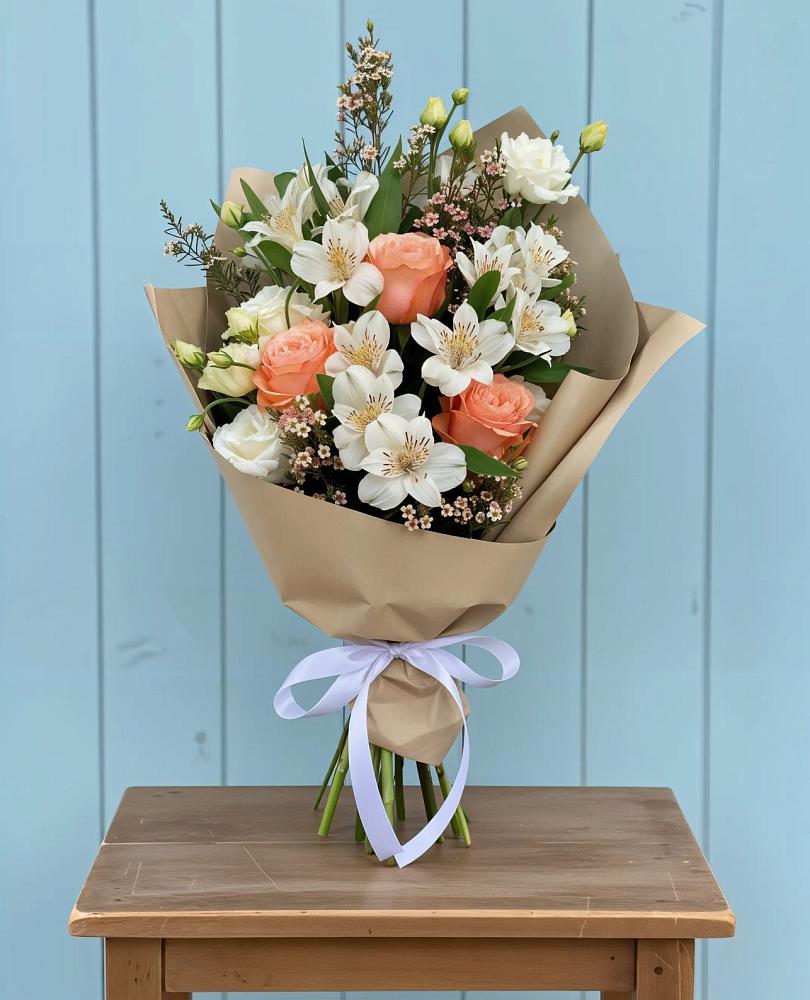 Букет цветов из: Альстромерии, Лизиантусы, Розы и Хризантемы в Красная Долина