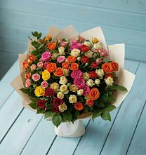 Букет Микс из разноцветных кустовых роз в Красная Долина