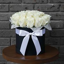 Цветочная композиция из Розы в шляпной коробке в Красная Долина